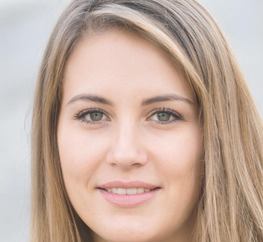Professionelle Remote-Learning Expertin demonstriert optimierte Arbeitsplatz-Konfiguration